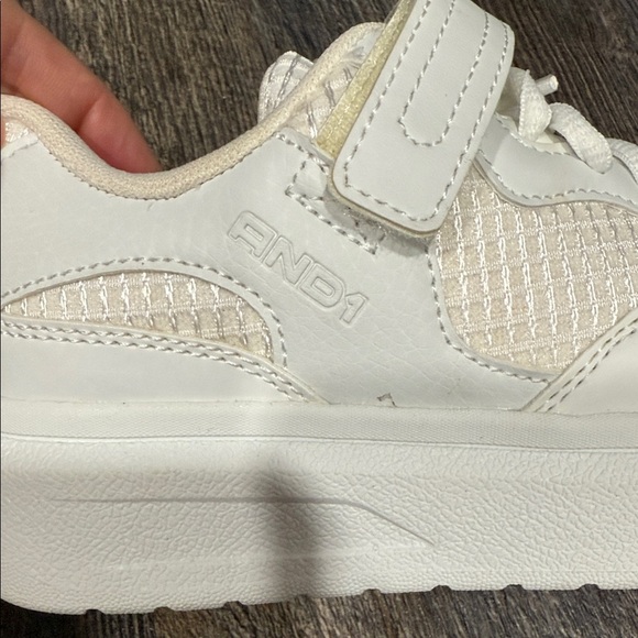 AND1 Kids white Sneakers - Picture 8 of 9
